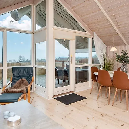 Four-bedroom Holiday In 1 Holiday home *