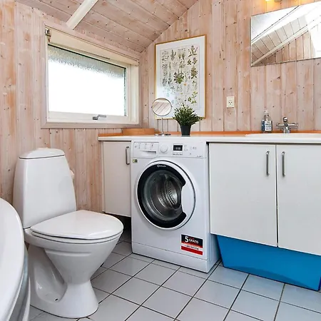 Four-bedroom Holiday In 1 Ronde