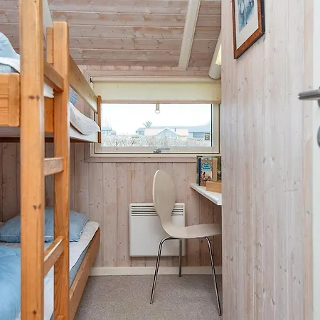 Holiday home Four-bedroom Holiday In 1 *