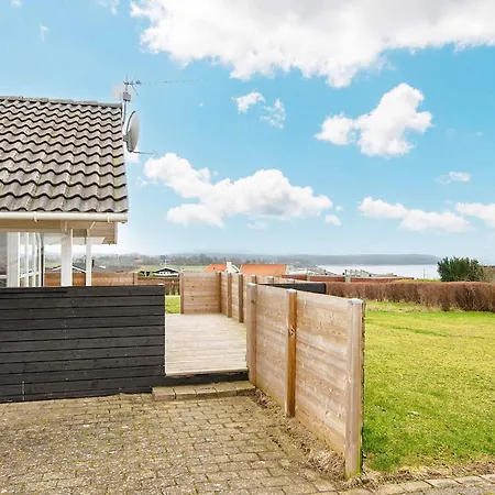 Holiday home Four-bedroom Holiday In 1 *